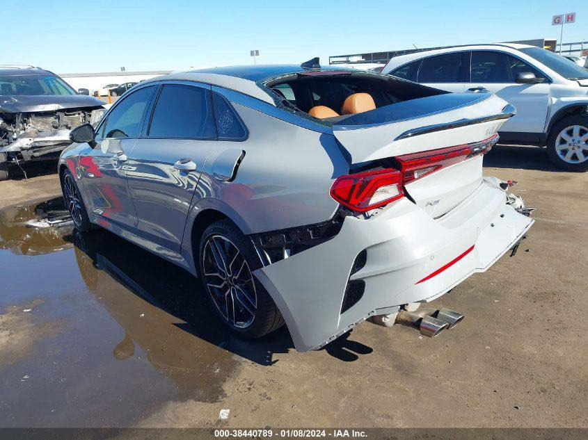 كي فايف 22 جي تي الرياضية
محرك 2500 تيربو 

رقم بغداد الجديد بأسمي 

ماشيه 36 الف 

فوول اعلى فئة  ب k5
صور الحادث بلمنشور بدون ايرباك   
تغليف السيارة PPF كامل 
مكان سيارة /بغداد
***********
