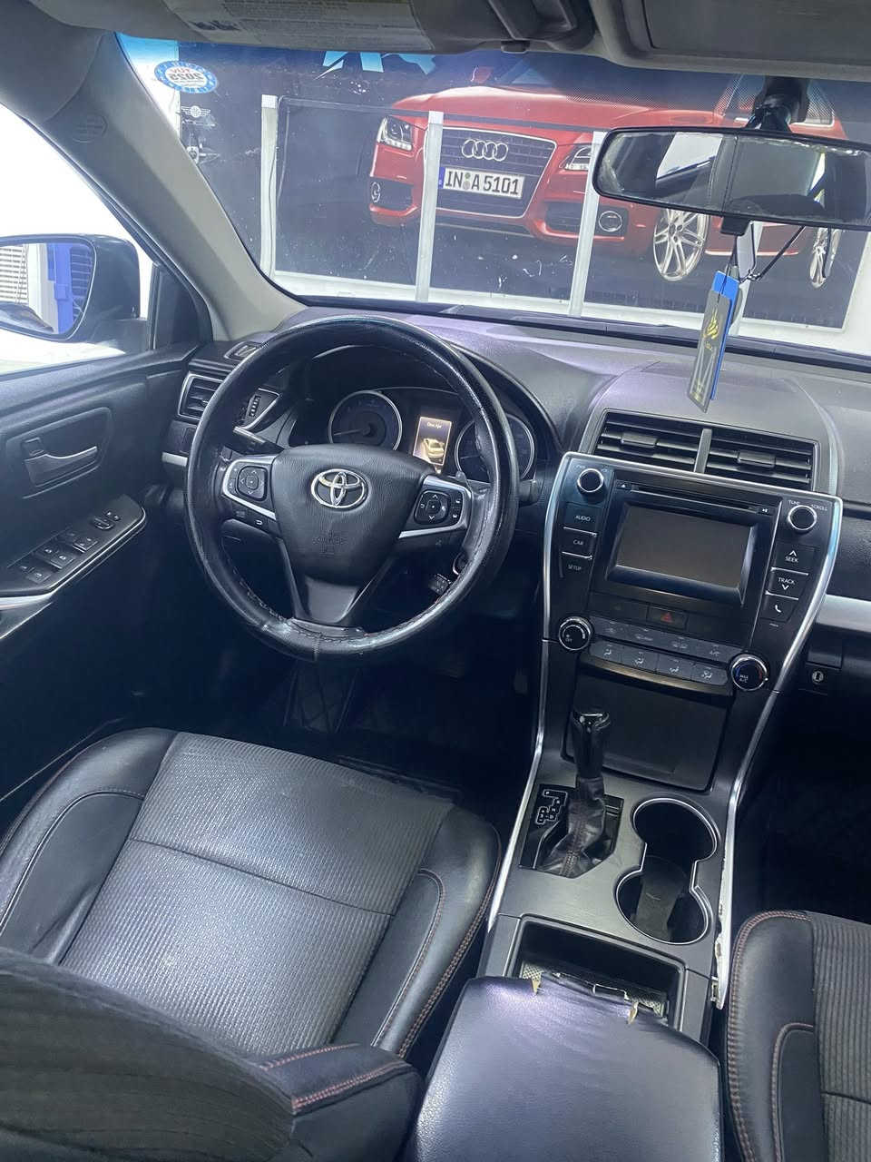 كامري موديل ١٦ للبيع مواصفات SE ماشي ١٠٦ مكان كركوك بي صبغ قطعتين  وكلير قطعتين امريكا بدون معجون السيارة باسمي ورقم جديد السعر ١٤٥ للاستفسار للاتصال بالرقم ***********
