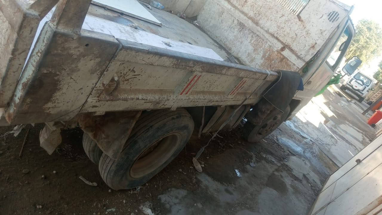 السلام عليكم ازوزة للبيع قلاب السعر 50 ورقة وبيهة مجال للشراي مكاني الدورة ابو دشير اني مكلف بالنشر رقم ***********
