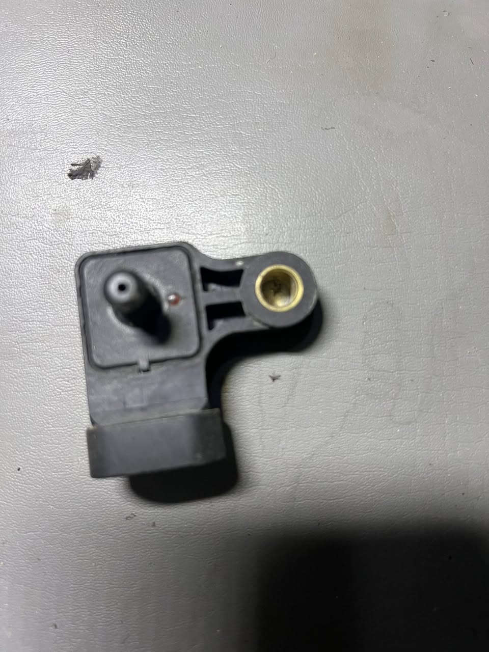 اغراض الي تفيدك يراسلني توصيل جميع المحافضات ٣الاف يدة لايت بس سكنهة ميشتغل كاعدة فيوزات بس مال فيتبم مايعة يسولك بيت مكانهة واشر قبق ولفات اصلي قايش اصلي  حساسات صالنصة اصليات بلكات  اوتماتيك سلف  قاعدة فيت بم طوافك تفصيخ وهية جديدة صيني العلم بدلتهن كلهن وطلع موصوجهة حمادة الساعدي لكة قطع بل حساس مال كرنك. ***********
