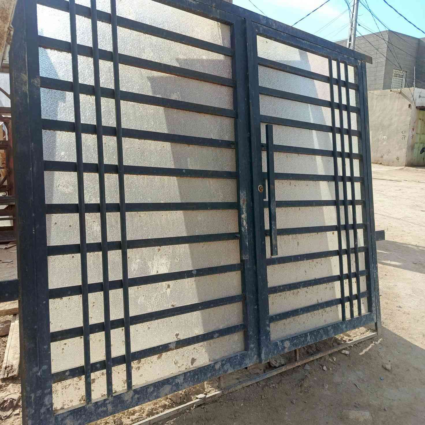 بيبان وشبايك مستعمله للبيع مكان ديوانيه رقمي ***********
