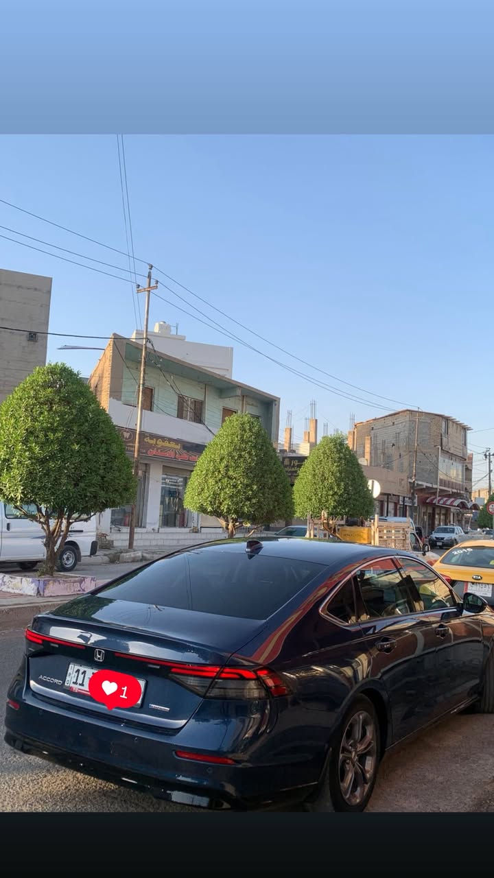 السلام عليكم اخوان للبيع او مراوس حسب القناعة هوندا اكورد exl موديل 2023 هايبرد بدوون ايرباك 
 
السيارة رقم بغداد الجديد و ماشية ٦٢ كيلو

فول مواصفات 
• مكينة 2000 هايبرد تنفس طبيعي
• كير اوتوماتيك 
• شاشة كبيرة
•فتحه سلايد
• كاميرا خلفية 3 انظمة
• كرسي كهرباء جلد  لون اسود  
• رادار امامي
• مانع تصادم
• محدد مسار 
• تصحيح مسار
• شفتات بالستيرن
• مثبت سرعة
• مانع انزلاق
• دخول ذكي 
• إنارة ترحيبية
• هندبريك كهرباء
• عداد ديجيتال
•لايت عدسات زينون
• نظام اوتو لايت Auto
• لايت العالي زنون 
اوتو هولد للبريك
• حساسات مطر 
• حساسات امامي خلفي 
• حساسات ضغط هواء الإطارات
• أوامر صوتية
• 4 أنظمة قيادة (eco,individual , sport,normal )

السياره وارد امريكي حادث جامرلغ يمنة فقط صبغ بدون لغد وبدون دواخل بقية مكفولة كفالة عامة بدون ايرباك والسيارة جديدة بدون بارد وبدون شخوط جدبدة بمعنى الكلمة

السعر ٢٠٤ وبيهة مجال  

مكان السيارة ديالى 
للتواصل ***********
