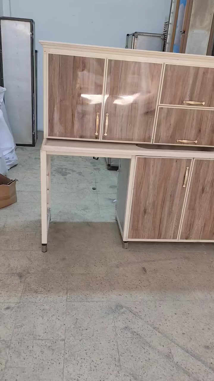 كاونتر المنيوم مواد ثقيل تركي درجه اولى مع الطباخ والمرشحه السعر 375الف للاستفسار  علا الخاص او الاتصال على الارقام التاليه ***********
*********** ابو يزن الجواري
