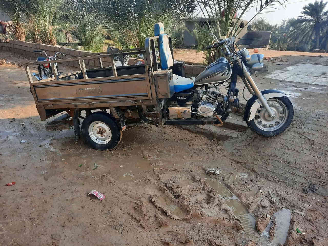 السلام عليكم ستوته البيع موديل ب21 اوراق اصولي سعر  واحد 700 وبيه مجال مكاني بالرميثه وهاذا رقمي ***********
