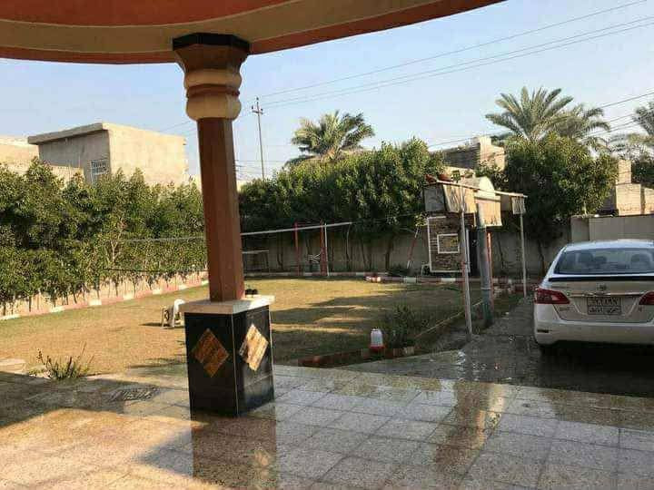 سلام عليكم المساحه ٩٥٠ متر
متكون من 5 غرف نوم وصاله كبيره واستقبال وصحيات عدد ٣
العنوان الدوانم شارع ابو نزار خدمات مي كهرباء تبليط الاستفسار ***********
