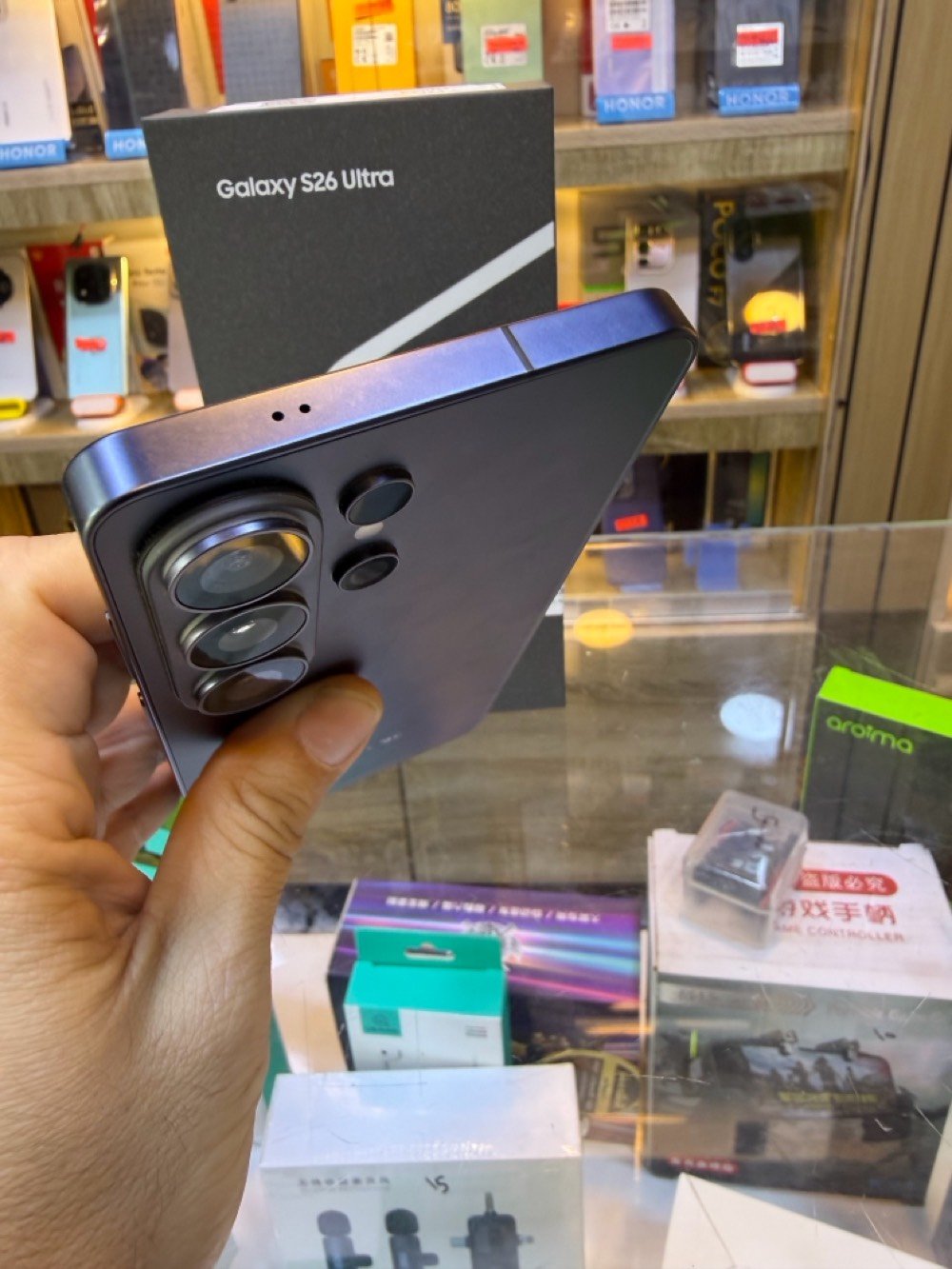 ‏s26 ultra 256

وكالة برج العرب

الجهاز مستخدم يوم واحد فقط

ملحقات كاملة

مع لاصق شاشة وحافظة وحماية عدسات

السعر 1325,000/اسعار ثابتة

الملك سنتر/السيدية

***********

المستخدم بيع داخل المحل فقط