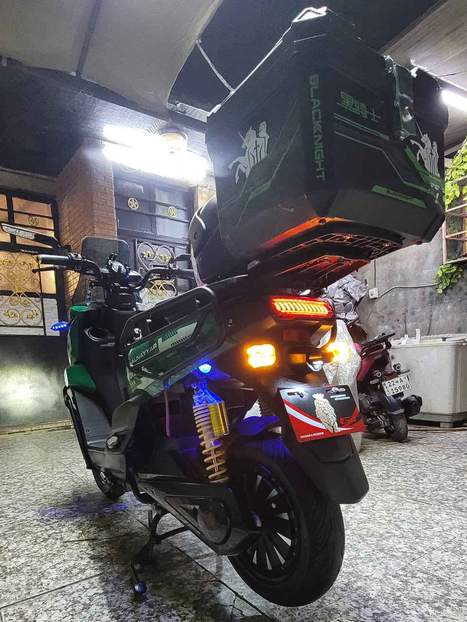 السلام عليكم...دراجه اباتشي الشكل الحديث ..جبلي ...الملف...3000w...
السرعه ..120k...عدد البطاريات 6 مسطره ...الدراجه مستخدمه لاكن وضع وكاله ...تمشيك بل شحنه الواحده اكثر من 70 كيلو...بلوتوث...تشغيل بصمه..سويج...كارت..تشغيل عن بعد وجهاز مانع سرقه...لدات أماميه خلفيه واسفل الدراجه...عدد التحويلات..1..2..3..4..R...مكاني بغداد الشعب قرب محكمة الشعب الجديده على الشارع العام..السعر (مليون و50) قفل ...الشراي يتصل..***********...واتساب موجود....
