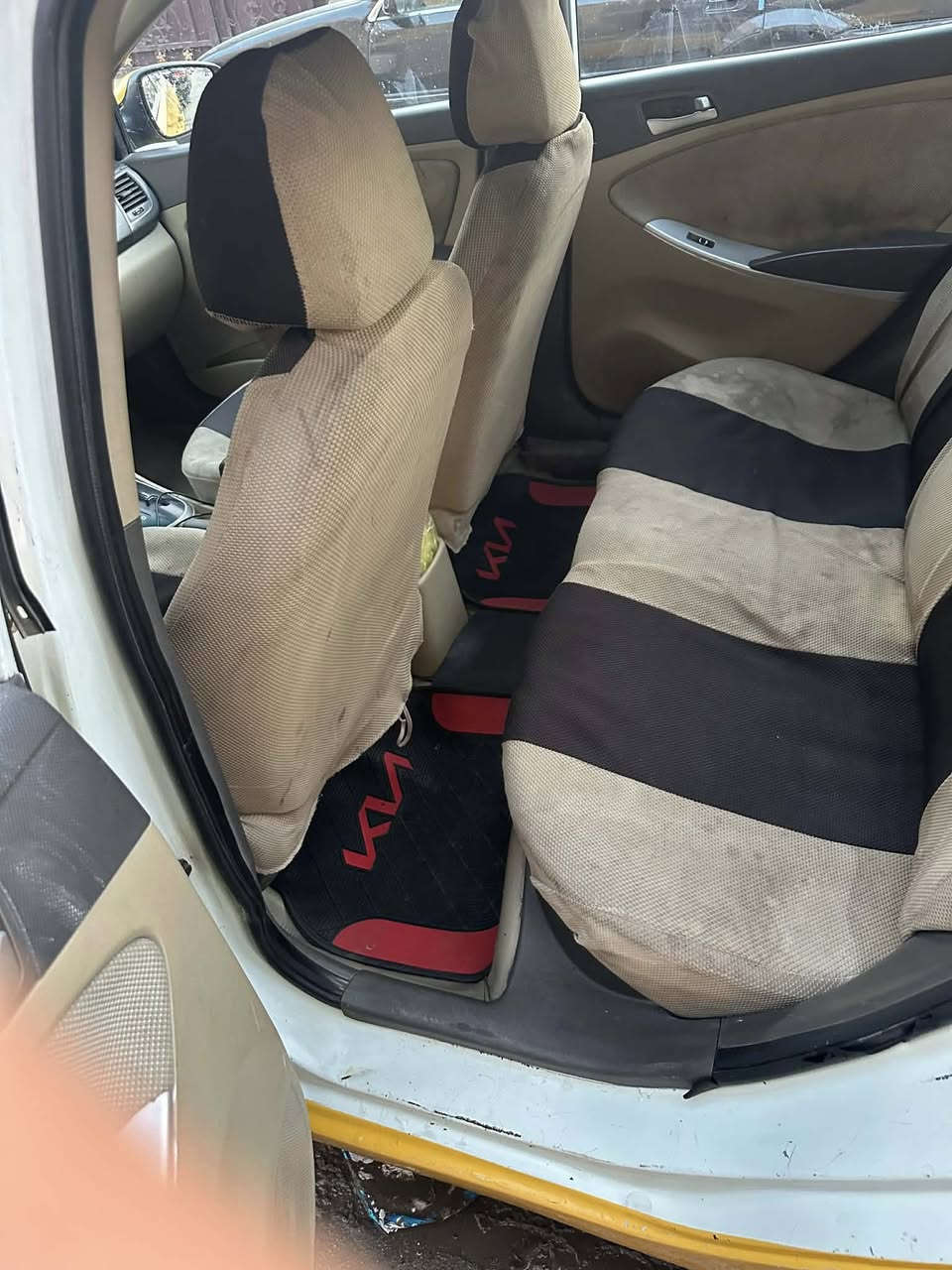 اكسنت 2013 امريكي نقصه دعاميه خلفيه ول كير بي طبه بل ثالث تصليحه 250 الف محرك 1600 كفاله تبريد منضومه جديده تبريد ثلج ❄️ 🧊 تخم تاير سياره ضربته حوض بمريكا وهنا بغداد جاملغ اليسره مال سايق مصفره هيه وغرامات تاخذ صافي

السعر70بيها مجال 
بغداد الزعفرانية
***********
