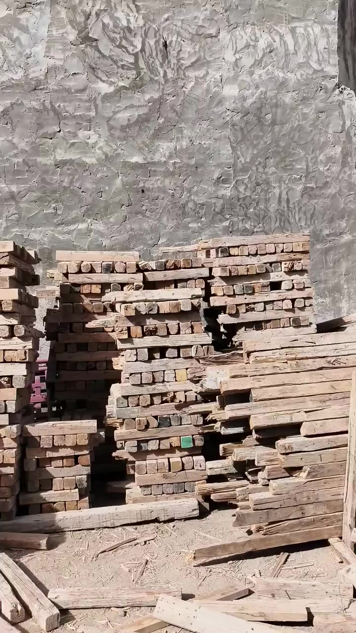 سير 3×3 جميع القياسات سير 2×4 جميع القياسات الكميه مفتوحه أسعار مناسبه  المكان حله الآستفسار ***********
