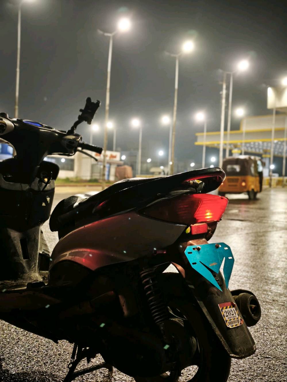 سلام عليكم اخوان سكنس نثية كابريتر 140🏍
كفراتهة كلهة ختم واحد وية السواد 
 شغالة سلف وهندر نص نكرة بكل وقت 
 كهربائيات 💡 كلهة شغالة من الايت للبكلايت 
كلجات رياضي ‌🇰‌🇴‌🇸‌🇴
 تخم تايرات جديد
 الدراج مفتوحة 
لا تنقيص ولا تبخير ولا نضوح مكفولة من كل هاذة 
العنوان الشعب السريدات
للت اصل : *********** متوفر واتساب وخاص 📲