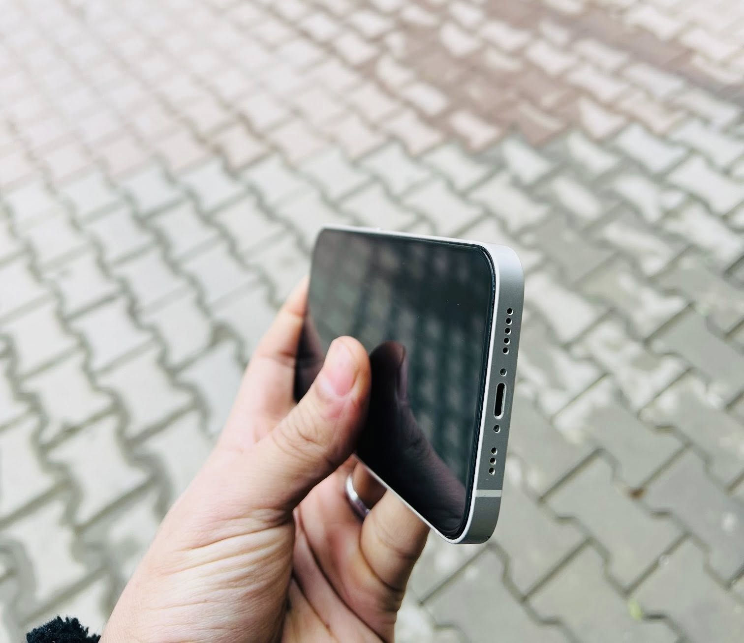 iPhone 13🔥
للمراوس ب 12 برو ماكس اهم شي دبل سيم وكله بلاد 

بطارية 93 🔋
ذاكرة 128🔥
دبل سيم كارت 🔥
جهاز نظيف بشكل زلغ ما بيه وبشرط 
ما مفتوح ولا مبدل بيه شي مال بيت الله يشهد 
***********
