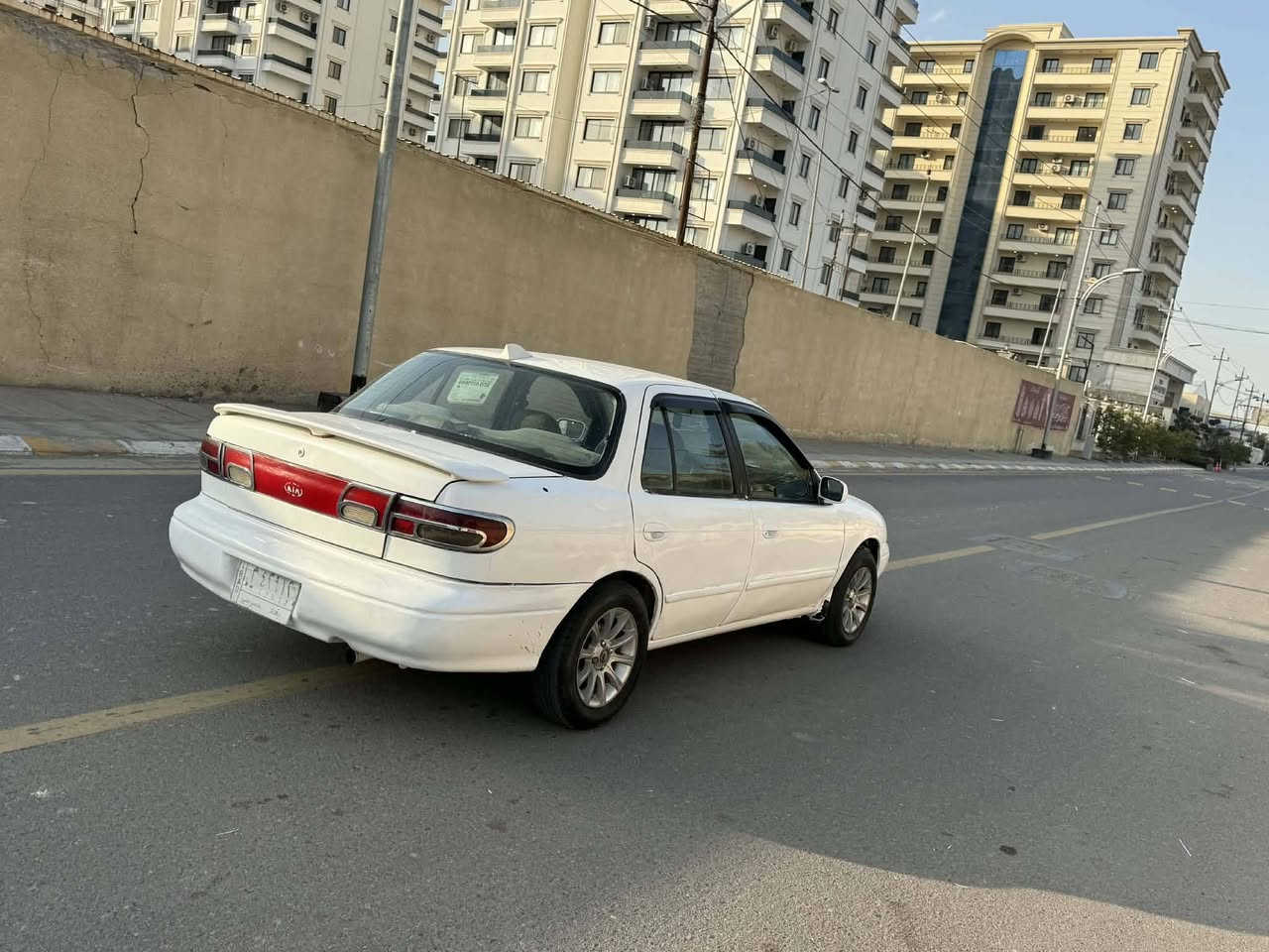 السلام عليكم .. للبيع فقط
كيا سيفيا موديل ١٩٩٥ رقم بغداد بأسمنه السياره 
كير عادي 
كير محرك صدر امامي خلفي كله بلنايلون خير من الله 
تخم تاير جديد 
السياره معمره جديد 
تبريدها شغال فقط يرادله كمبريسر 
للبيع فقط سعرها ٣٧ وبيها مجال 
للاستفسار الاتصال على الرقم 
***********
