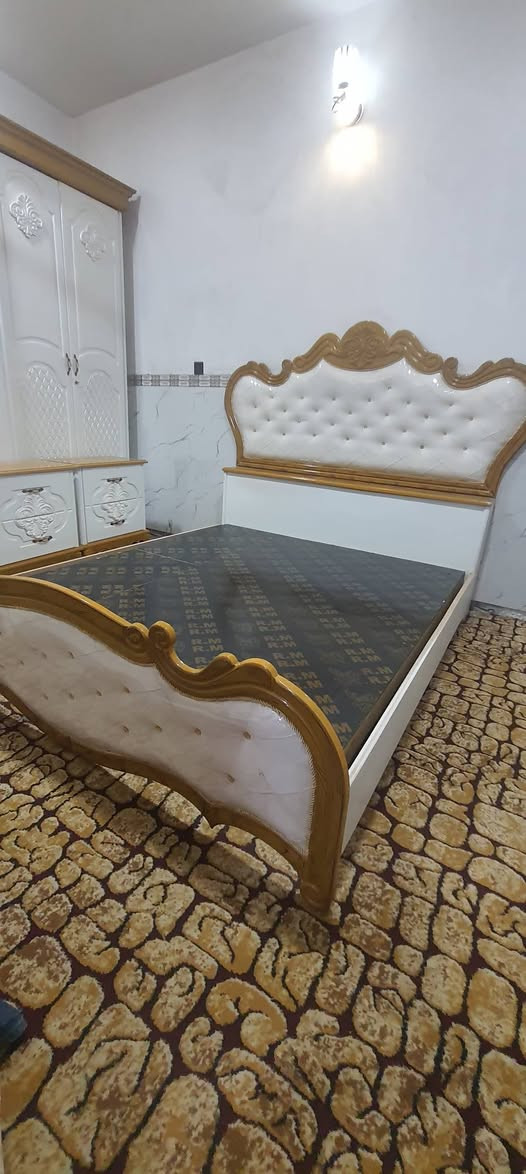 غرفة نوم عمل عراقي بالتصميم التركي صبغ حراري صاج 5 ملم ضمان 5 سنوات مع الشد والنقل مجانا سعر الغرفة مليونين ونص(2،500،000) 
يتكون الغرفة من 8 قطع 
للإستفسار ***********
