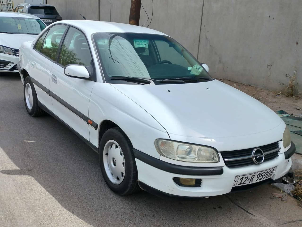 السلام عليكم
لبيع اوبل اوميكا بزون 
موديل 95
حجم20
محرك فل قبغ اسود المرغوب
كير عادي 
السياره شرط محرك اوكير تبريد جامات كهربائي
السعر 50 بيها مجال
تفاصيل اكثر اتصل  ***********مكلف بنشر خاص ماارد
