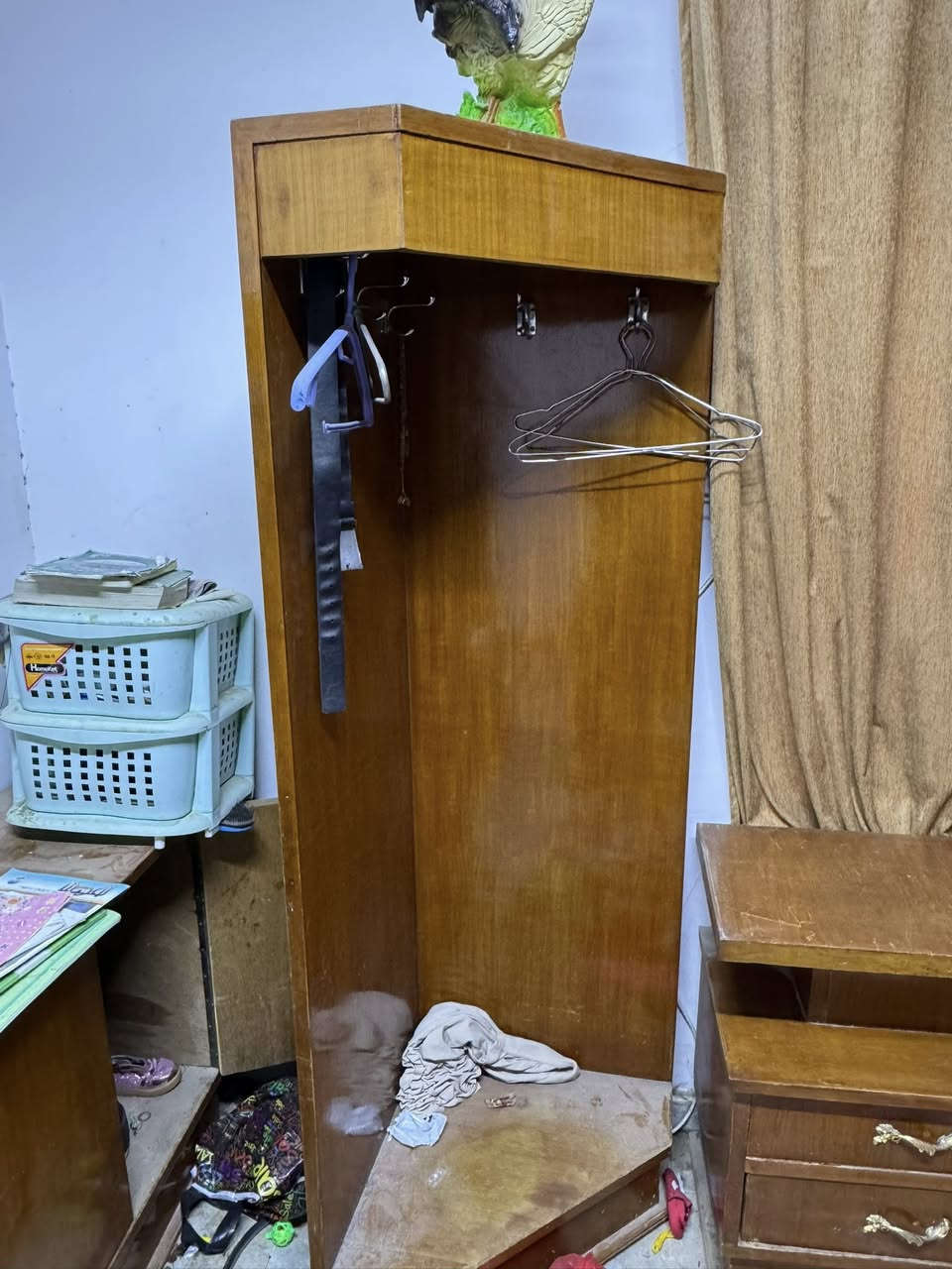 سلام عليكم غرفه للبيع نضيفه بيع مستعجل موجود وتساب *********** عنواني الجنينه
