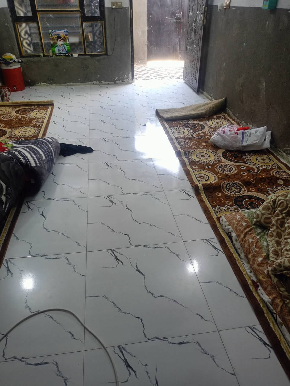 سلام عليكم بيت 125متر استقبال ومطبخ وصاله وغرفه وصاله فوق ابحي الشهداء مقابيل المدارس الصينيات البيت حرمامحجوز/***********/واتساب
