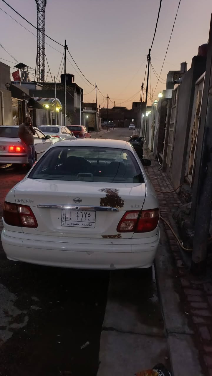 سلام عليكم نيسان صني موديل 2003سياره بيه ضربه بقبق الچنطه كير مكينه حداديه كفاله سياره جاهزه وخير من الله قادسيه بسمي مكانه بل ديوانيه  السعر 60وبيه مجال ***********
