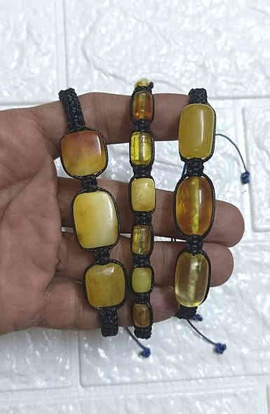 احمد للكهرمان. صفحتنا على التيك توك وعروض مستمره وبث مباشر. لاجمل وارقا القطع من الكهرب الطبيعي الحر البلطيقي الخام الغير معالج وحجر الكهرب الخام.   شذرات محابس.. اساور. قلائد الجميع  جراخه ورشتنا المتواضعه. ملاحضه تتوفر كميات. وقطع  كثيره داخل الصفحه.  اذا وجدت صعوبه في البحث عن الصفحه. حاول الاتصال على الرقم ***********.  واهلا وسهلا بالجميع
