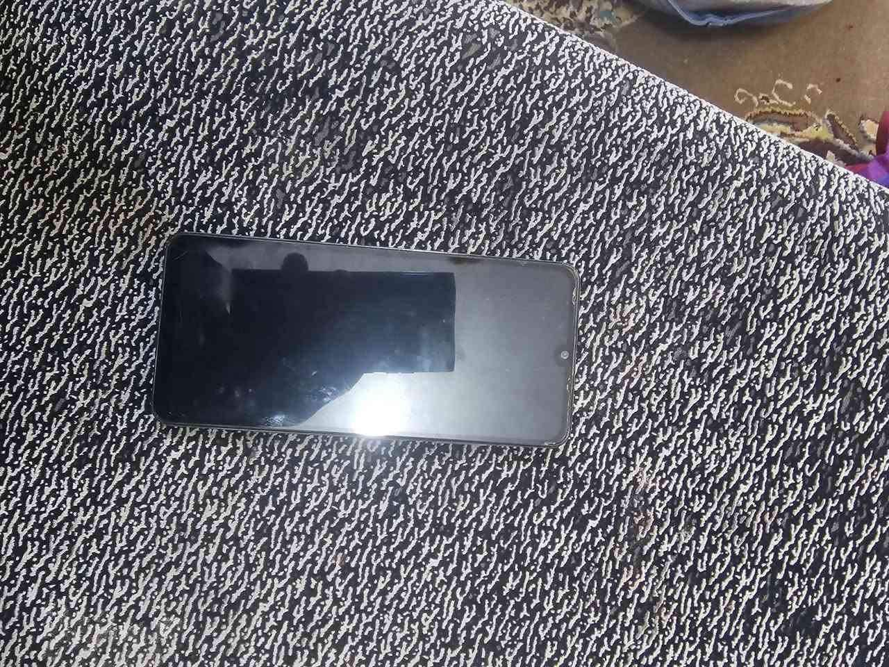 جهاز اي 32 ذاكره 128 نضيف بي فطر قليل بشاشه سعره 125 شراي خاص او اتصل ***********
