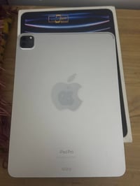 m2 حجم 11 ذاكرته 128 نضافته 100/98 بطاريه 97 لو 95 سعره 650وبي مجال 07...