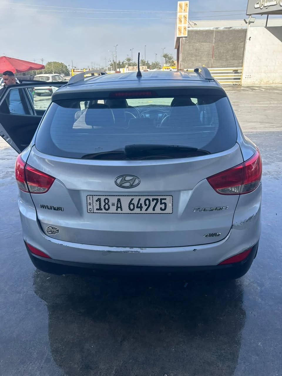 السلام عليكم 
توسان 2013 خليجي باسمي رقم بابل الجديد بيها صبغ جاملغات وبنيد اثر جراد بدون حادث 
مكان السياره بابل /مسيب 
السعر 124 وبي مجال
للاستفسار ***********
