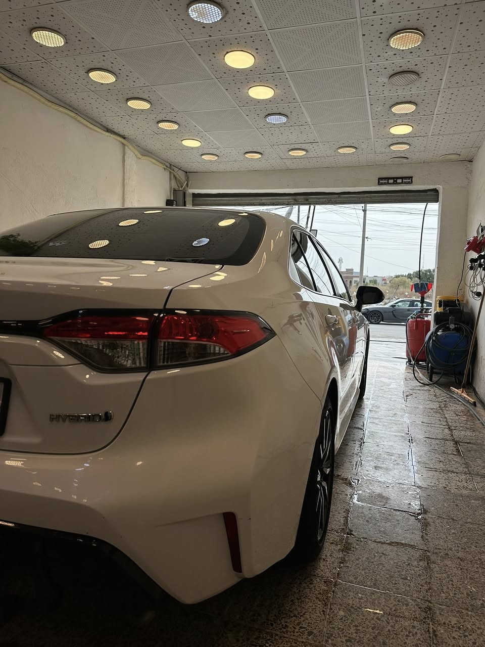 كورلا هايبرد 2023 s 
محرك 1.8 هايبرد 
رقم بغداد
سنوية بإسمي 
لايتات زينون
رادار أمامي
أشاير بالمري
فتحة سقف سلايد روف
تحكم ستيرن جهتين
كاميرا خلفية
شاشة أبل كار بلي
تبريد قطعتين
بصمة تشغيل
بصمة عدد 2
صندوق بصمة
سايد بريك بصمة
ماشية 44 الف 
أوتو هولد
ثلاث أنظمة قيادة
مكفولة من الضرر والصبغ بيها بارد شبر بسيط جداً 
***********
مكان السياره بغداد
