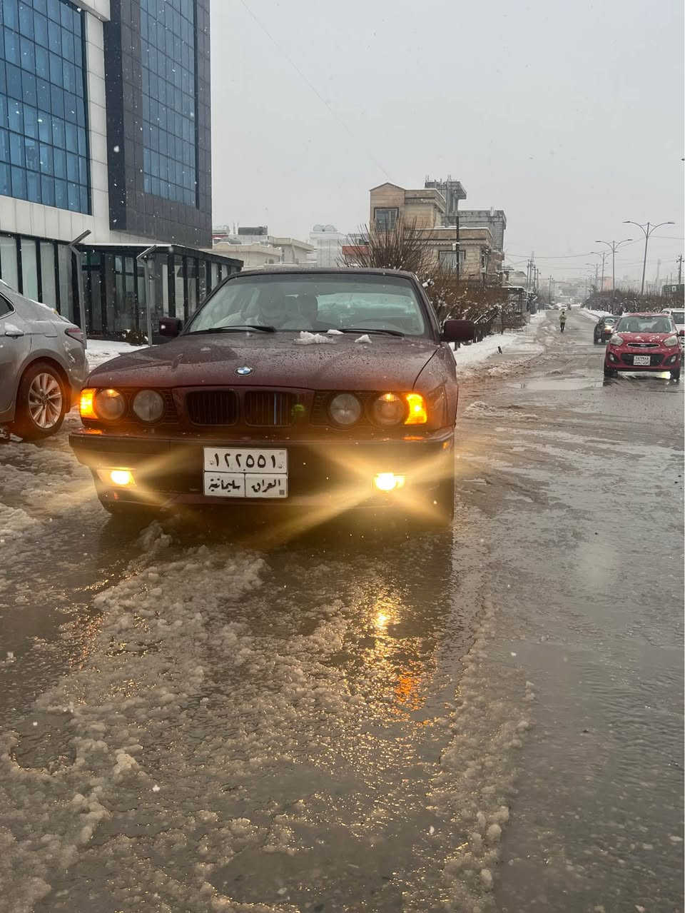 بئم بۆ فرۆشتن 525iگئر عادی ١٩٩١بئ دەعم سەیارەکە زۆر جوانو پاک تاقانەیە یەک دینار مەسرەفی تیانە سلەیتە تایەی تازەیە کوشن جلدە کوشن کارەبایە 
هەنک شتی هەیە بەس سایەق بئم ئەزانت 
ئەکسلی ٣،٢٣
لەیتو بەگلەیتی ئەسلیە بەگلەیتی هلە لەیتی نارەش ئەسلی 
مەکینەی عەدلە دەسکاری ئەقلوو تاقم وایەری نەکروە ئەنفلۆی شەریکەیە 
سوکانی ئمە 
دەعامیشی شەریکەیە لەسەری  
تاکە مەسرەف سەنەوی بەسەر جوە 
تائستا کاسکتی شەریکەیە لەسەری 
پانکەی کارەبایە لەسەری سەیارەکە بەشەرتی هەموو شتک ئەی فرۆشم. 
سعری ٨٠معامەلەیەکی برایانە بۆ مشتەری 
توخوا سەری منیشو خۆشت مەیە شنە ئەگەر مووشتەری نیت  
شوئن سلمانی  
*********** السليمانية, العراق
