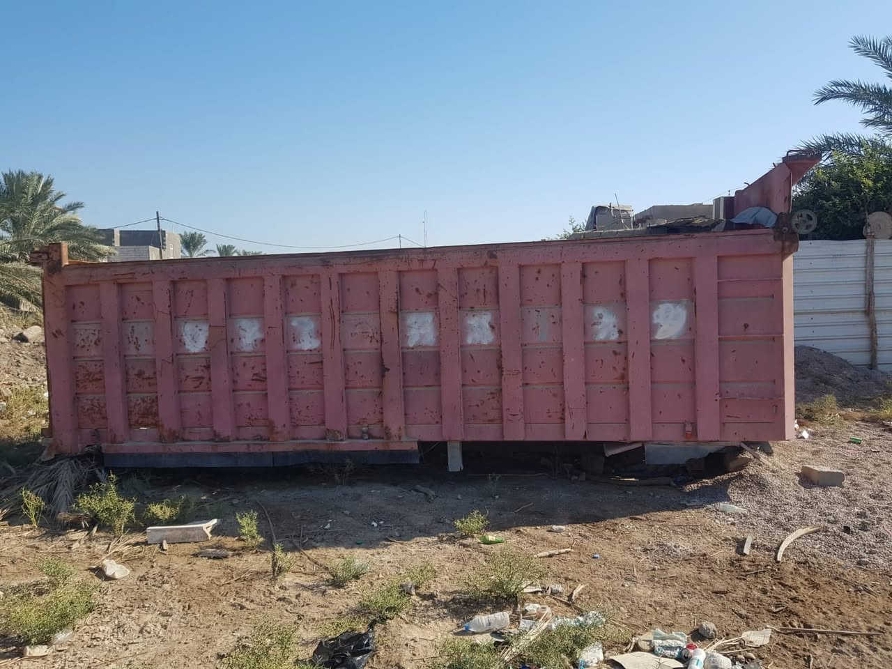 السلام بدي عكرب للبيع الطول 6متر.  دبل شاصي  ونج جديد السعر 42او بي مجال المكان بصره المدينه***********
