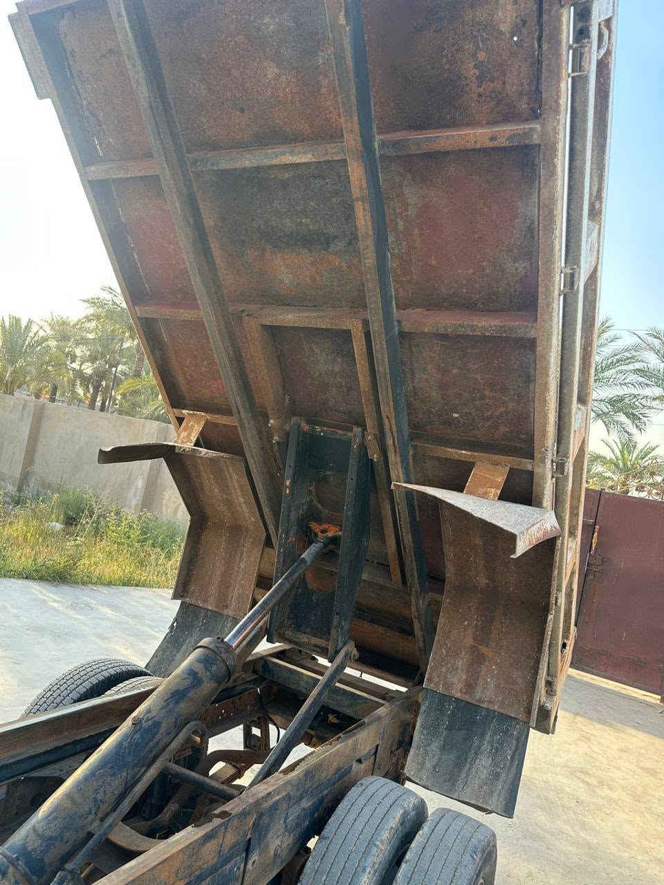 تويوتا راس الثور. قلاب موديل ٢٠٠٠  رقم ديالى مشروع وطني تحويل ثاني تجفيت جديد كير وأكسل مكفول العرض ٨٥ وبيها مجال ***********...
