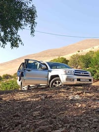 اخوان سياره مديل 2006 باسمي تحويل مباشر مواصفات السياره محرك 8سلندر 47...