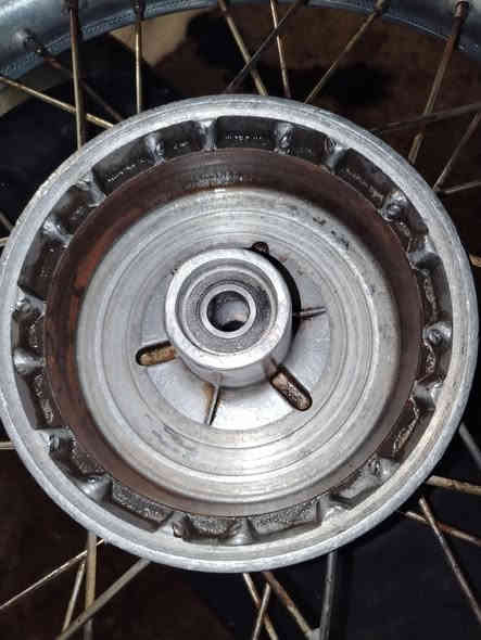 ويل ١٨ خلفي ألماني نظيف بربرن حصر عدل لبيع توصيل موجود *********** بيه واتساب
