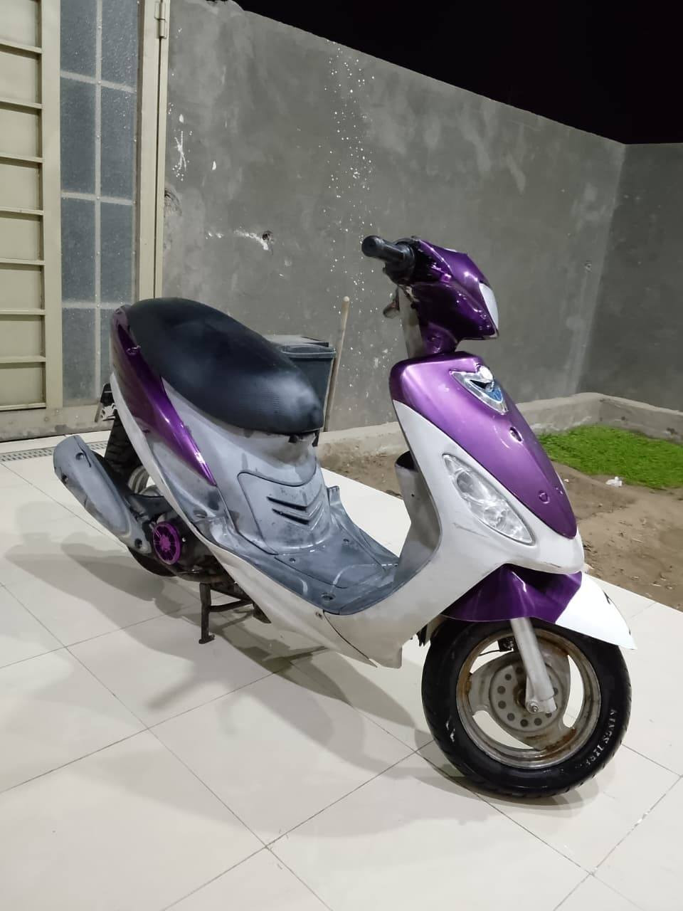 سلام عليكم دراجه ماكس منغولي كفاله مامفتوحه شرط كهربائيّ شغاله ماعوزه شي سلف شغاله كلشي شغال تواير جديد كشن ربعه ولفات دراجه خير من الله مكاني رميثه سعر 725بيه مجال رقمي ***********
