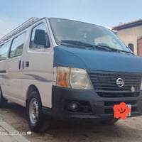 للبيع نيسان يورفان 2009 واسط رقم نكليزي دولي  مكينه.ففتيVV-T ثنين ونص ...