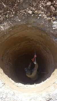 حفر منهولات • منهول دائري • خدمات بناء • حفر مجاري • مقاول حفر • كادر ...
