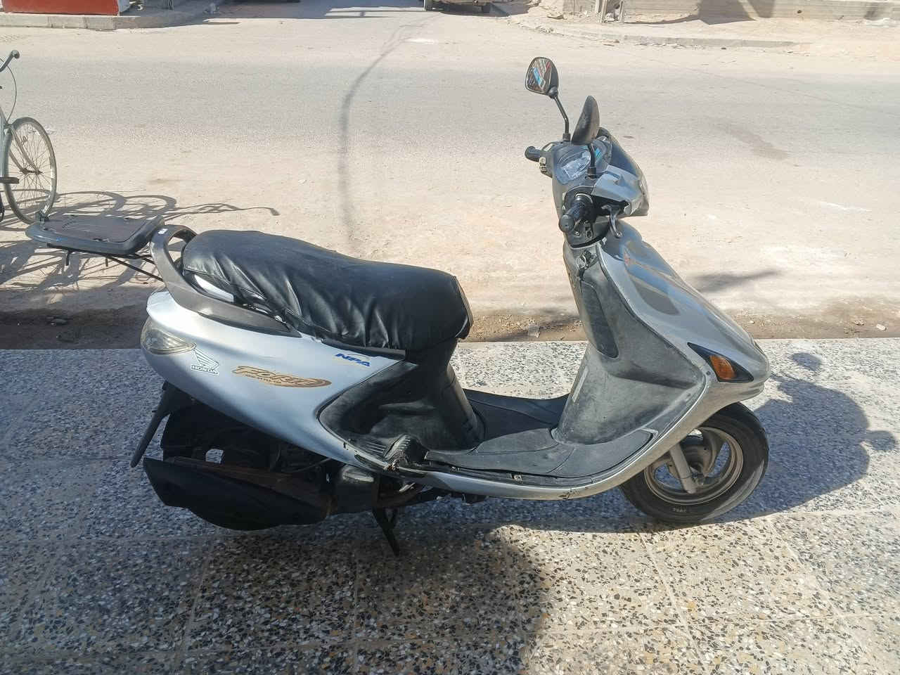 السلام عليكم فراشه لبيع مكفوله كفاله عامه شرط معدل وشلعه مكاتبتهه مال لوكيل بيهه مشروطه كلهه بلادي لشراي يتصل مكاني نجف وهاذه رقمي *********** // السعر 550 وبيهه مجال
