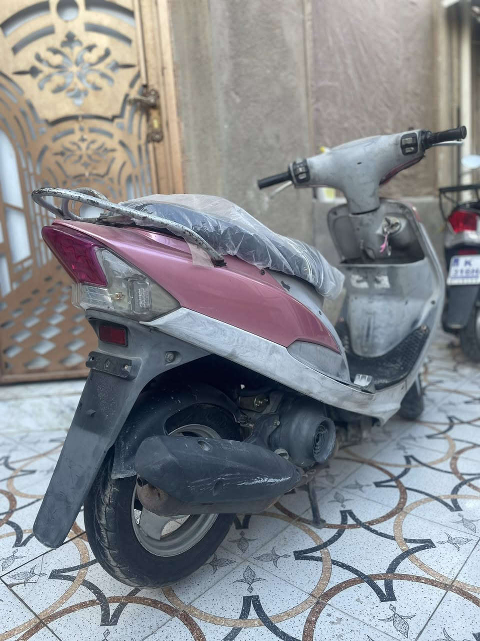 السلام عليكم
دراجه ماكس منغولي مبدله كفرات للجماليه كفراتهة الاصليه موجوده ومختمات ومابيهن شي وموجودات الدراجه ما ماشيه هواي ونظيفه وهاي كدامكم بالصور كلشي كامل بيهة واليشتري انطي الكفرات الابلاد وياهة 

الشراي يجي خاص  

الموديل:2007


**إذا كنت صاحب هذا الإعلان وتريد حذفه لأي سبب، رجاءا أرسل رسالة إلى الدعم الفني**