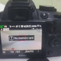 كامرانيكون 3100d للبيع او مراوس بلابتوب فقط بيه خط الاسود الي موجود بل...