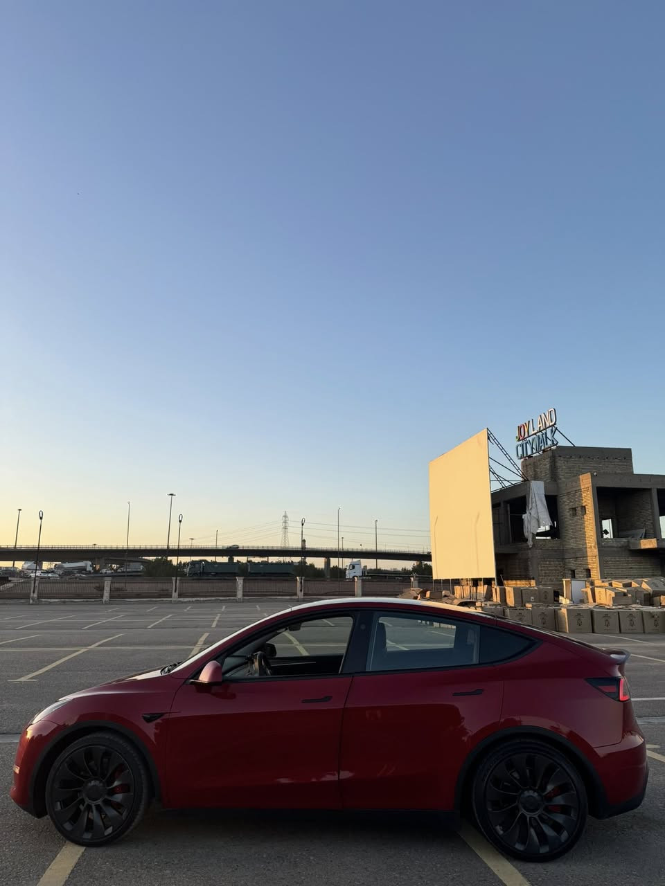 سيارة الذكاء والسرعة 😍
تيسلا مودل Y بيرفورمنس موديل 2023
رقم بغداد جاهز
تحويل مباشر 
السعر 235$ سعر مناسب جدا 🔥

الحالة:
ضرر خفيف جاملغ مع الباب  بدون دواخل ولا ايرباك 
سونار وصور الحادث مرفقة بلمنشور 
عداد المسافة: 24 ألف

المواصفات:
محرك كهربائي دبل ماطور
يمشي بالشحنة الكاملة حتى 550 كم
سقف بانوراما ثابت
شاشة 15 بوصة
كاميرات 360
حساسات أمامية وخلفية
مقاعد أمامية كهرباء مع تدفئة وتبريد
غرفة جلد أسود أصل
رادارات أمامية وخلفية وجانبية
مانع تصادم ومثبت سرعة
نظام القيادة الآلية Auto Pilot
نظام القيادة الذاتية Full Self Drive
أنظمة أمان وتنبيه متكاملة
تشغيل ودخول ذكي
تشغيل وتحكم عن بعد
نظام ترفيهي كامل
واي فاي، GPS، بلوتوث، USB
إضاءة LED أمامية وخلفية
صندوق خلفي كهربائي
نظام ركن ذاتي للسيارة

للاستفسار:***********

العنوان بغداد الكرخ (الحرية)
