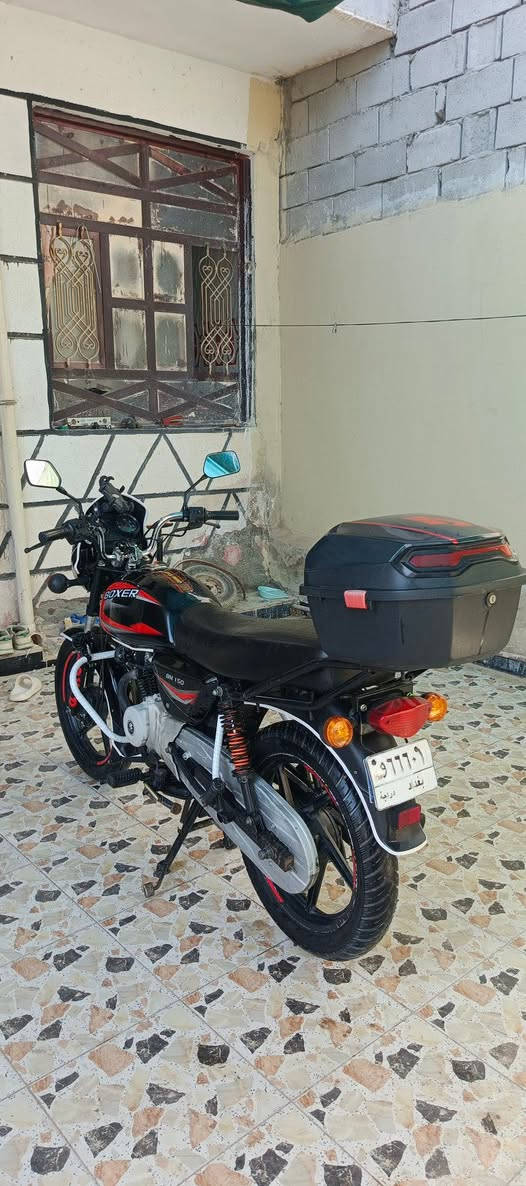 بوكسر 23 للبيع رقم وسنوية تحويل ثاني يوم سعر مليونين وبيه مجال للشراي مكاني بعقوبة كاطون الرحمة خاص او اتصل *********** 
ملاحظة مستعجل ع بيعته محتاج فلوس
