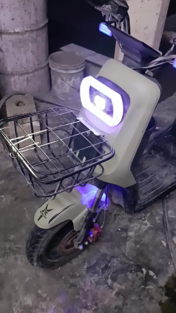 R8كوري الباب الاول 
بصمه +كارت *2سويج 
نضام امان سرقه 
نضام بك 
5بطاريات 
للبيع شهربان 
السعر 400وبيه مجال


**إذا كنت صاحب هذا الإعلان وتريد حذفه لأي سبب، رجاءا أرسل رسالة إلى الدعم الفني**