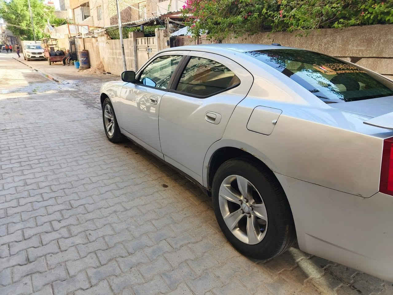 جارجر 2010 وارد امريكي الحادث جاملغ.والباب صبغ قطعتين مع بارد الباقي مقفول محرك 3.5 جديد.تاير.نصف.عمر حداده 70% تبريد ثلج شاشه كاميرا دواخل جلد كشن كهرباء دوسه كهربائيه كهربائيات كلها شغاله رقم بصره دولي 2027 ابو سنويه ببغداد تحويل مباشر بغداد الشعله ***********السعر97 بغداد, العراق
