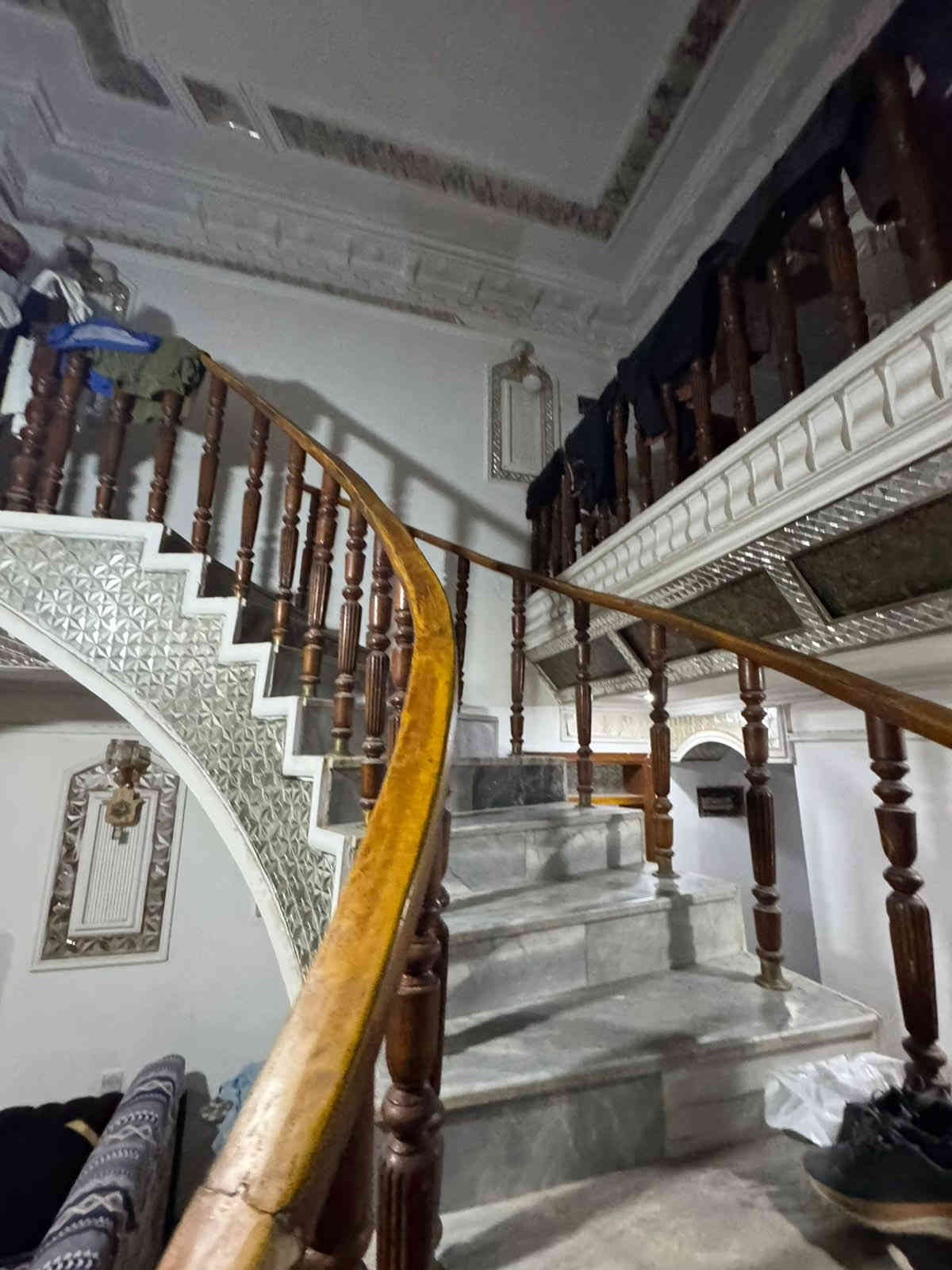 💎 للايجار في السيدية 💎

بيت مساحة 300م تجاري يحتوي ع 5 غرف نوم

واحده منها سويت صاله+حولي ومطبخ وخدمات 
صحية عدد 2 +منور مع كراج وحديقة
يصلح اي نشاط تجاري 
#مركز تجميل 
#معهد تدريسي
#مكتب محامي

الموقع📍 الظباط دخول مركز الوليد ع شارع العام مباشرتا📌
للأستفسار : ☎️ 
***********
***********
او زيارة;  مكتب المتحدة للأستثمار العقاري📍شارع الظباط قرب مجمع السفير📌
