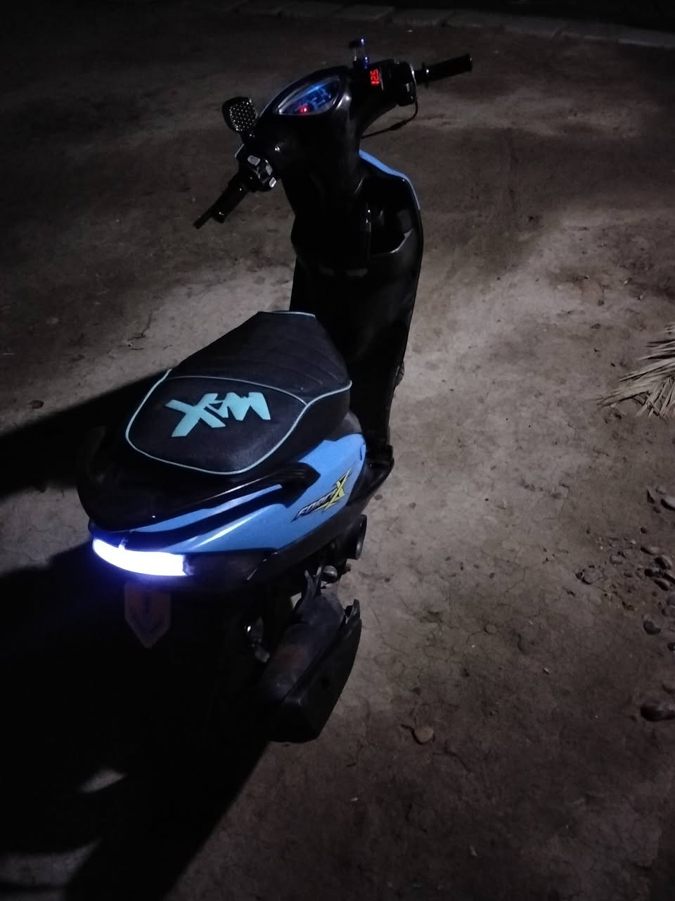 #للبيع
السلام عليكم 

دراجة ماكس عدلة كفالة عامة الدراجة كلش نضيفة مثل ما واضح بصور كهربايات كلة شغالة نكرة سلف بي وقت 
الدراجة نضيفة بمعنأ الكلمة شلعة معدل تخم تاير جديد السعر 650 وبيهة مجال بسيط رقمي للتواصل *********** مكاني الزعفرانية
