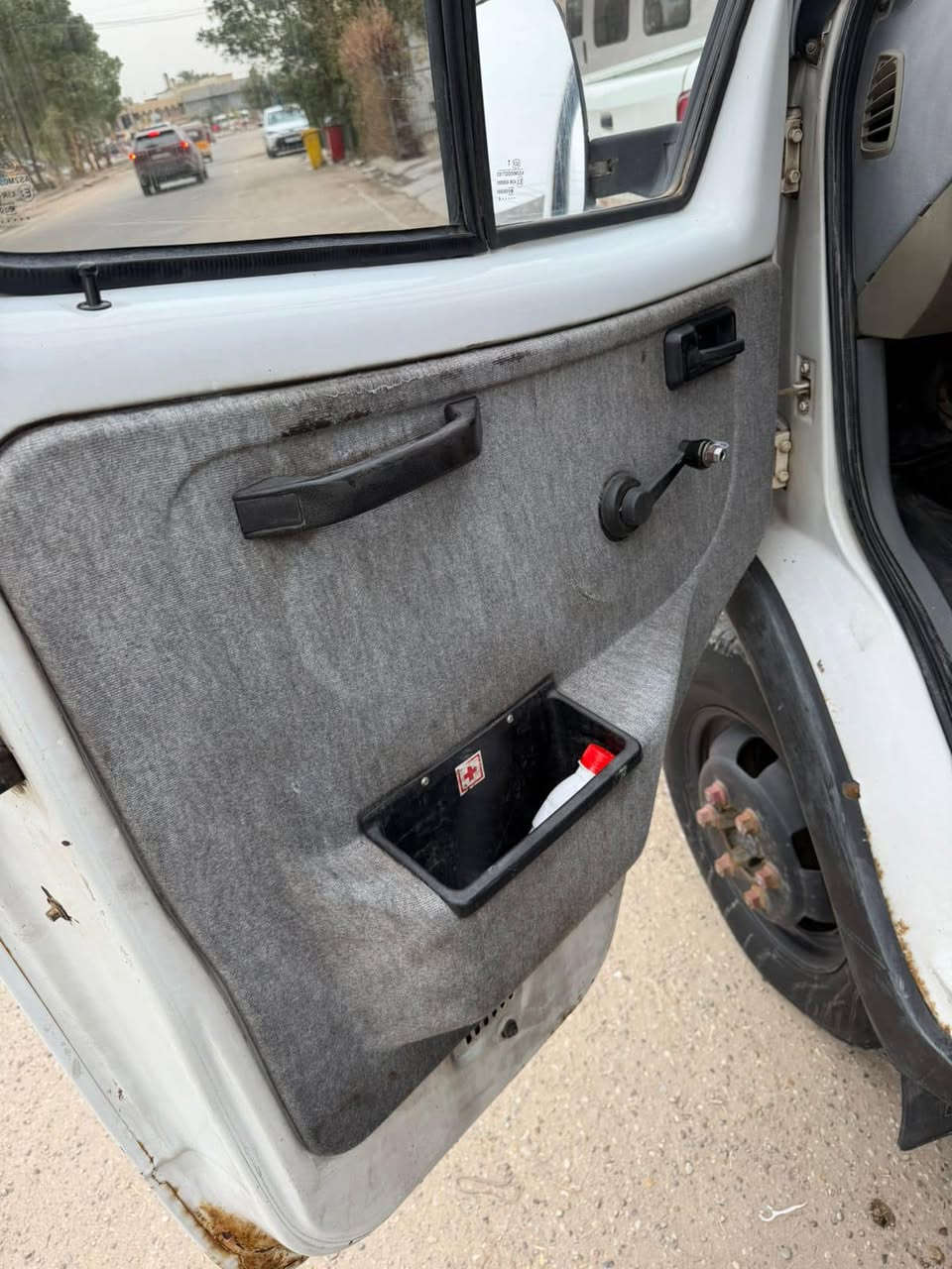 سيارة كازيل2003  بدي تزكام 
الرقم حمل الرقم الخلفي مفقود 
صاحبها الشرعي موجود تحويل 
محرك وكير بلادي تعمل وتسير فقط
السعر 29 ورقه مكان بغداد
رقم الهاتف ***********
