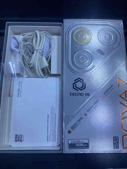 للبيع جهاز تكنو pove 7 ذاكره 256GB
عشوائيه 16 نضيف مامفتوح الغراض كامله ب225 الف 
للتواصل ***********
