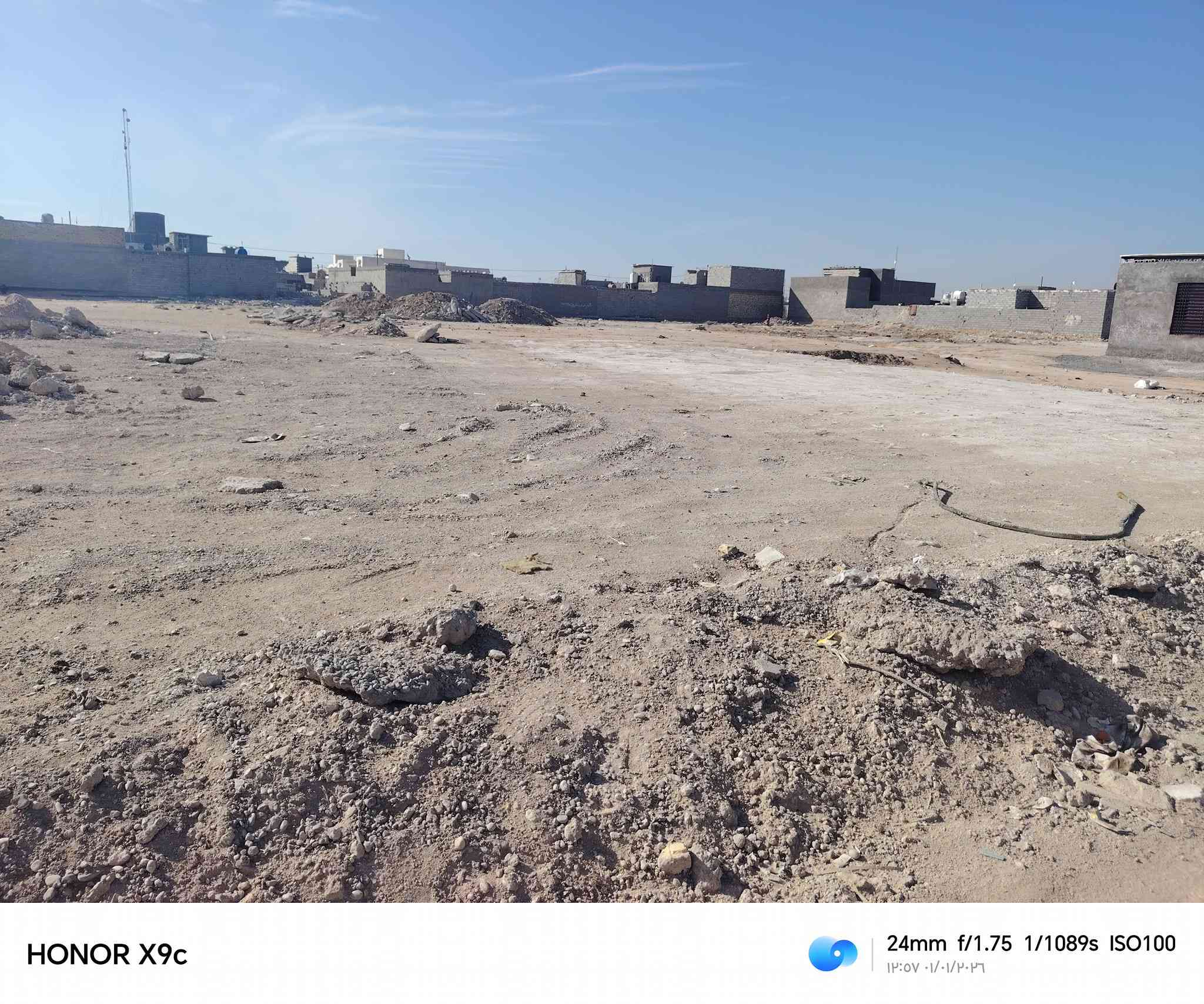 سلام عليكم قطعه للبيع 250 متر مربعه  مكانه براكيه شارع معمل مقابيل معمل  تبعد عن شارع معمل 200 متر عرض شارع 12 متر  خدمات كامله ماي وكهرباء بابه شراي يتصل
***********
