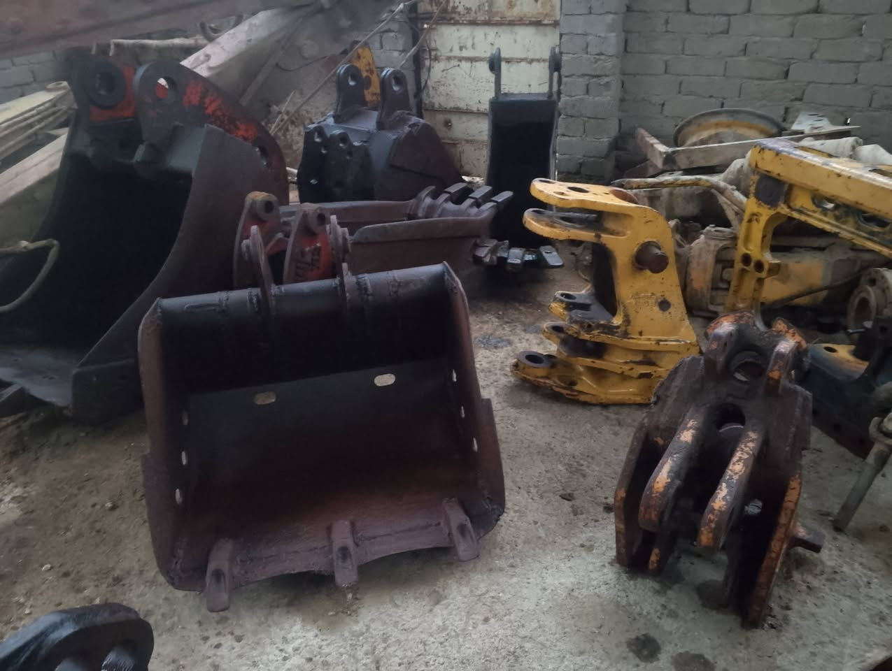 السلام عليكم كيلات جيسيبي وكيس وتركس حجم ٣٠ و٤٠و ٦٠و ٧٠ و٨٠موبايل ***********
