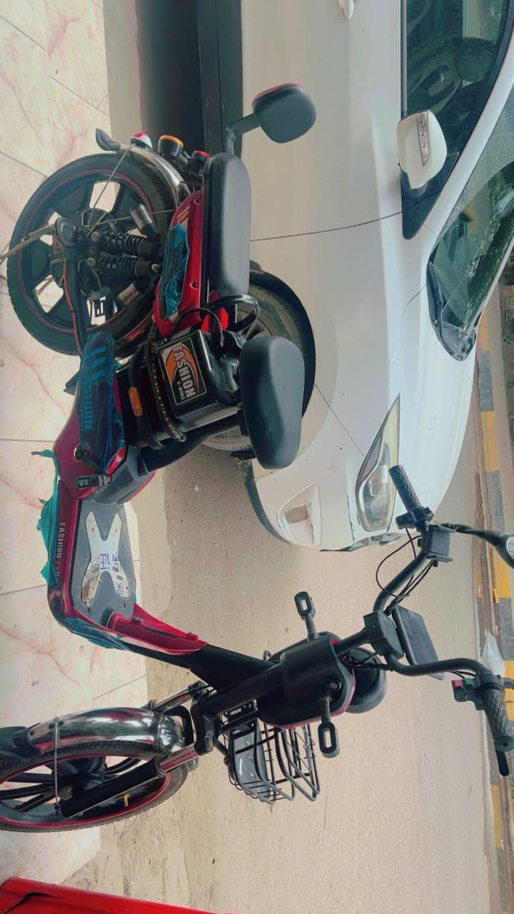 السلام عليكم دراجه شحن. استعمال شهرين    نضيفه  حيل مجرد بطاريه تبديل  يرادله  ب350مكاني حله مركز


**إذا كنت صاحب هذا الإعلان وتريد حذفه لأي سبب، رجاءا أرسل رسالة إلى الدعم الفني**