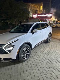 كيا سبورتج موديل ٢٠٢٣ ماشية ٤٣ الف كيلو فول عدا البانوراما مكان السيار...