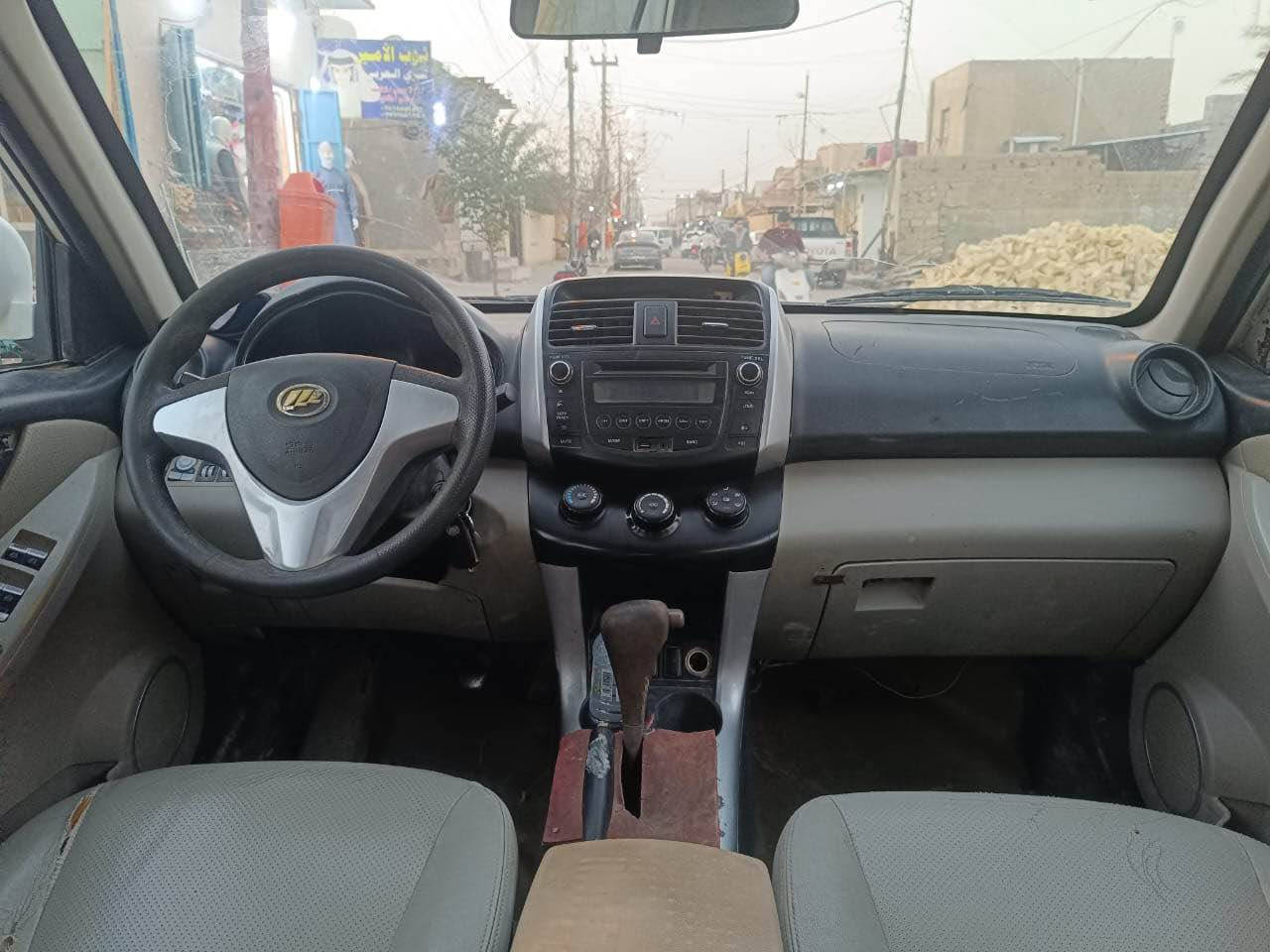 السلام عليكم ليفان 2013 للبيع سيارة كفالة من ضربة بس بيهة مكانات صبغ اثر خياس مكينه وكير كورلا جدد وحدتدية جديدة سيارة جاهزة وحلوة ومال جناي مكانهة البصرة سعرهة 45 وبيهة مجال بسيط رقمي*********** البصرة, العراق
